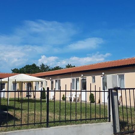 Krimski Bungalows Byala  Luaran gambar